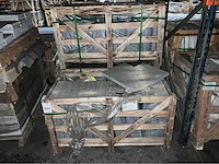 Bluestone honed antic natuursteen tuintegel met hoek uit - afbeelding 2 van  3