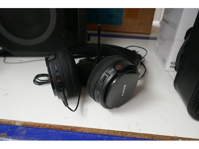 Bluetooth partyluidspreker - draadloze koptelefoon - karaoke microfoon - afbeelding 2 van  4