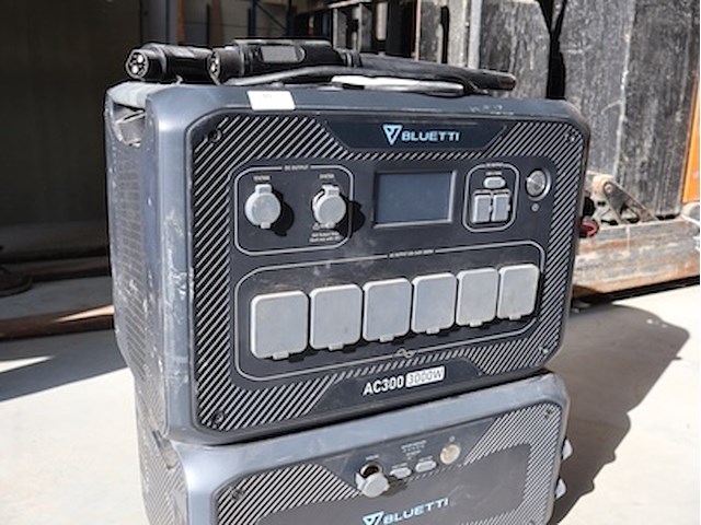Bluetti ac300 & b300 - afbeelding 3 van  8
