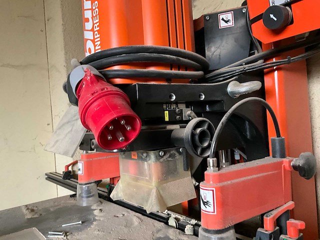 Blum minipress pro drilling hardware scharnierdeuren - afbeelding 2 van  12