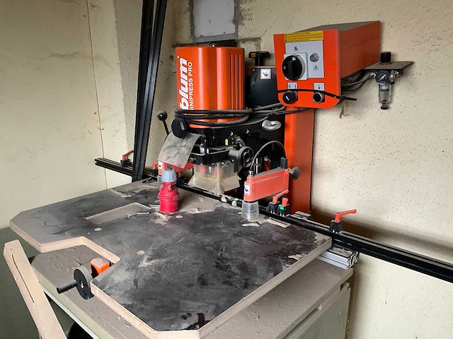 Blum minipress pro drilling hardware scharnierdeuren - afbeelding 1 van  12