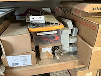 Blum partij scharnieren, schuifgeleiders en toebehoren - afbeelding 2 van  21