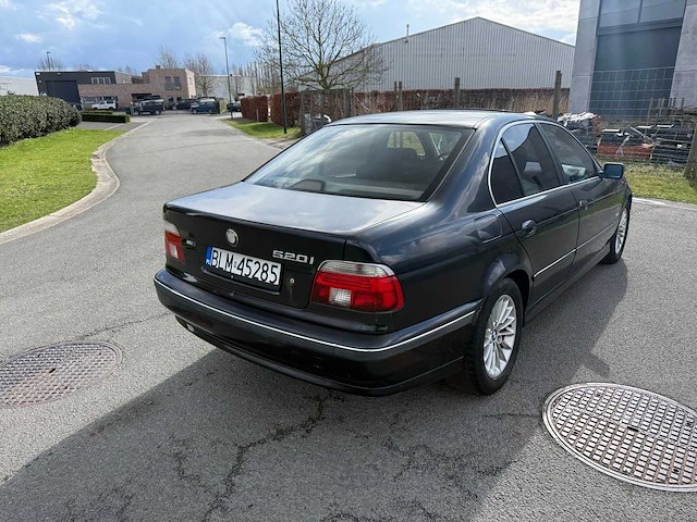 Bmw - 1997 - 520 i - 520 - personenauto - afbeelding 2 van  13