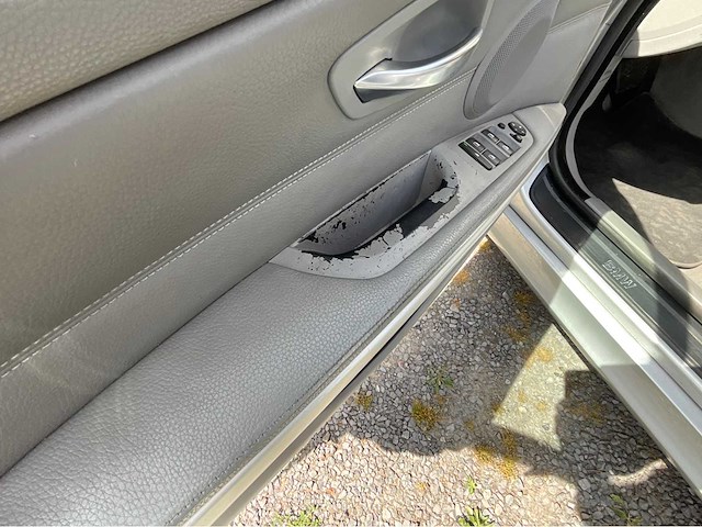 Bmw - 2005 - 325i - afbeelding 3 van  22