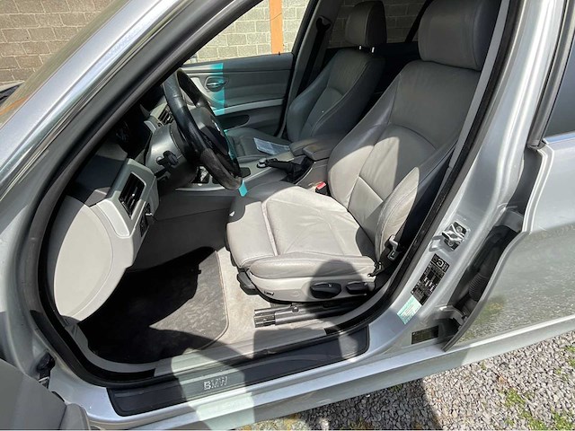 Bmw - 2005 - 325i - afbeelding 4 van  22