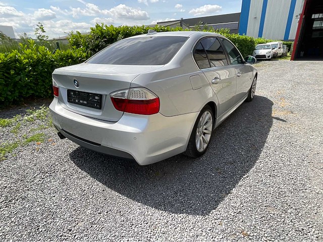 Bmw - 2005 - 325i - afbeelding 18 van  22