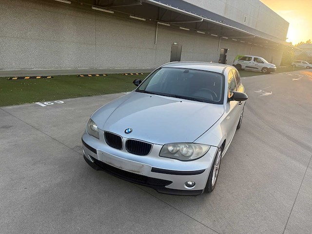 Bmw - 2006 - 118 - - personenauto - afbeelding 21 van  26