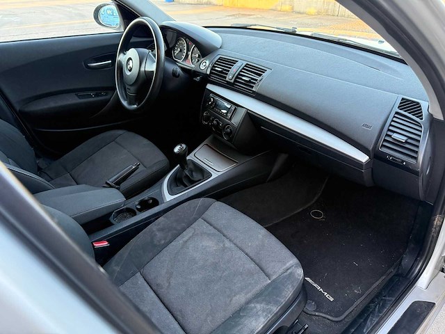 Bmw - 2006 - 118 - - personenauto - afbeelding 6 van  14