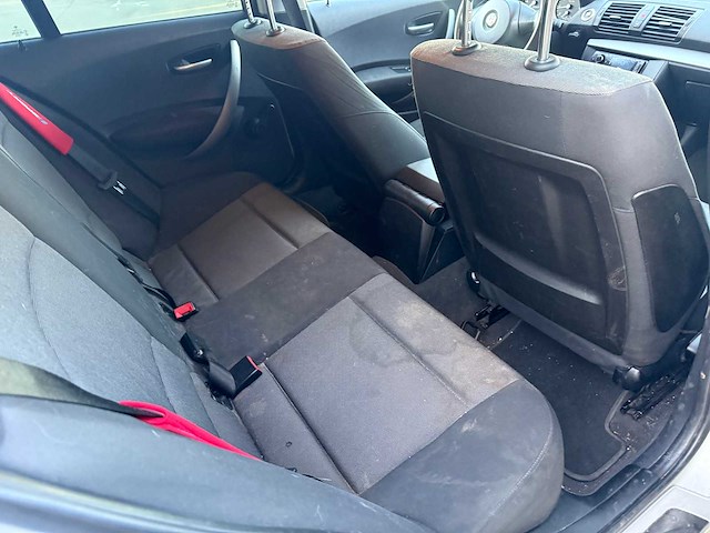 Bmw - 2006 - 118 - - personenauto - afbeelding 7 van  14