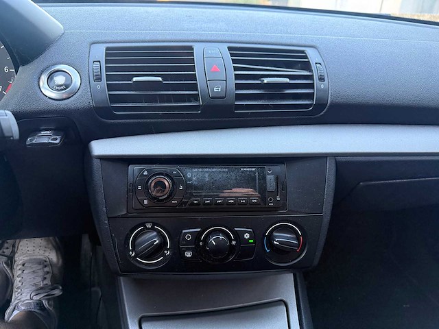 Bmw - 2006 - 118 - - personenauto - afbeelding 8 van  14
