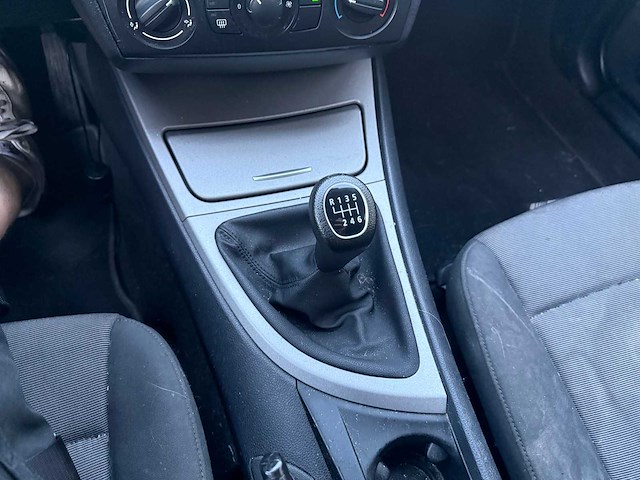 Bmw - 2006 - 118 - - personenauto - afbeelding 10 van  14