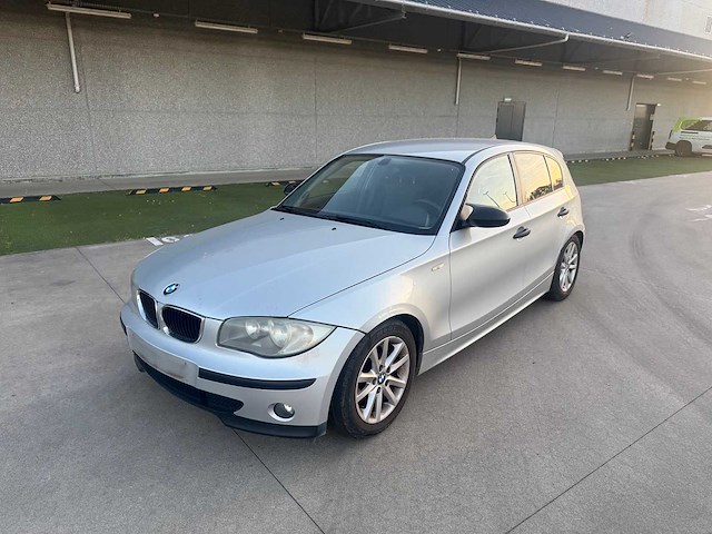 Bmw - 2006 - 118 - - personenauto - afbeelding 9 van  14