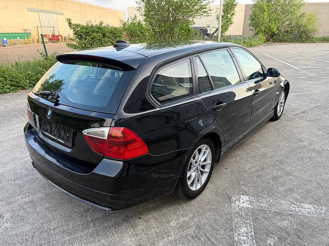 Bmw - 2006 - 318 - benzine - personenauto - afbeelding 5 van  30
