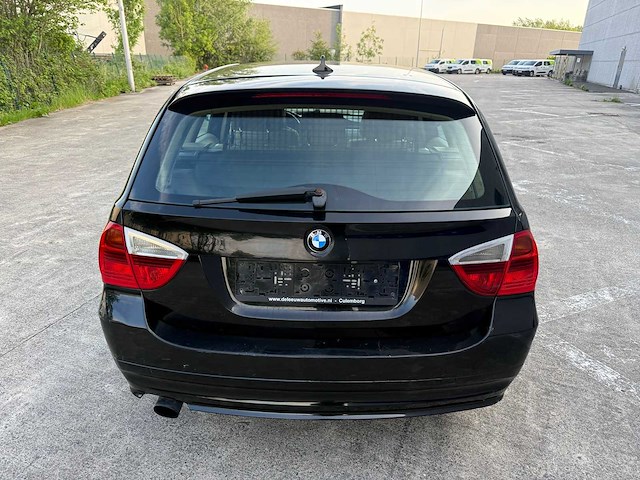 Bmw - 2006 - 318 - benzine - personenauto - afbeelding 8 van  30