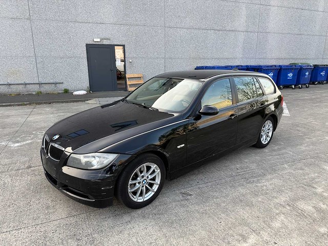 Bmw - 2006 - 318 - benzine - personenauto - afbeelding 1 van  30