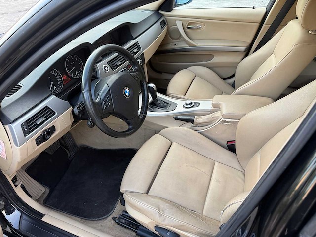 Bmw - 2006 - 318 - benzine - personenauto - afbeelding 18 van  30