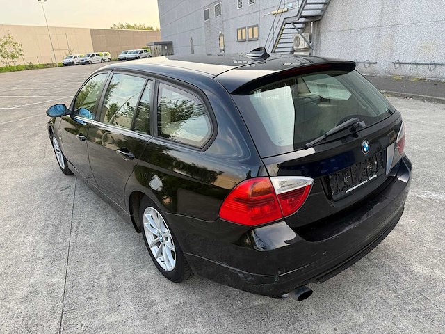 Bmw - 2006 - 318 - benzine - personenauto - afbeelding 4 van  18
