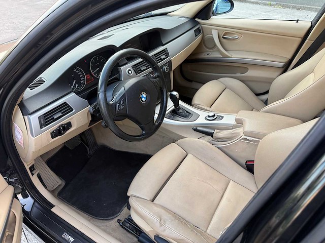 Bmw - 2006 - 318 - benzine - personenauto - afbeelding 11 van  18