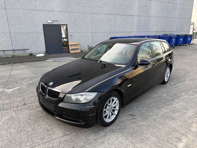 Bmw - 2006 - 318 - benzine - personenauto - afbeelding 12 van  18