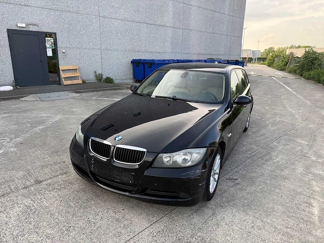Bmw - 2006 - 318 - benzine - personenauto - afbeelding 15 van  18
