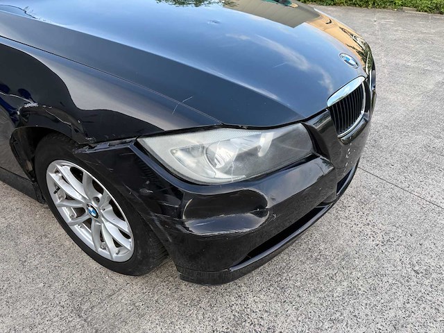 Bmw - 2006 - 318 - benzine - personenauto - afbeelding 17 van  18