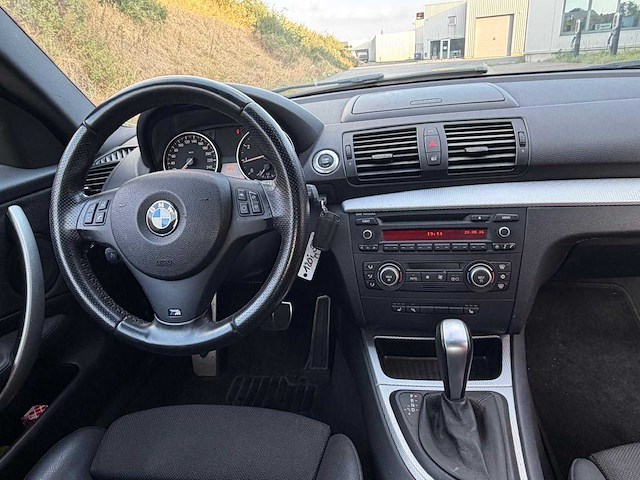 Bmw - 2007 - 120i m-pack - personenauto - afbeelding 9 van  13