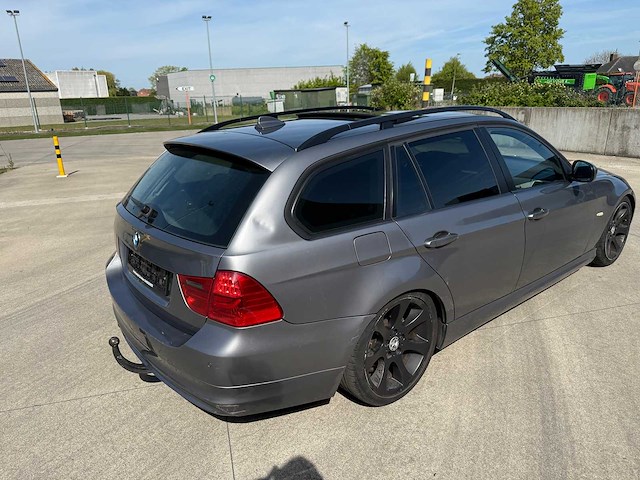 Bmw - 2008 - 318 d - - personenauto - afbeelding 21 van  21