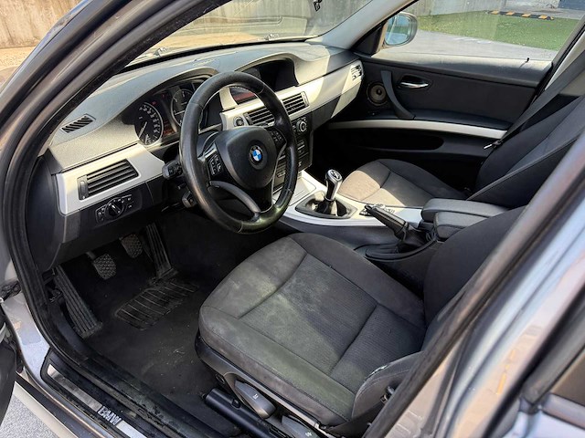 Bmw - 2008 - 318 d - - personenauto - afbeelding 8 van  13