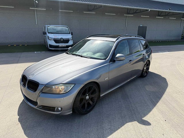 Bmw - 2008 - 318 d - - personenauto - afbeelding 9 van  13