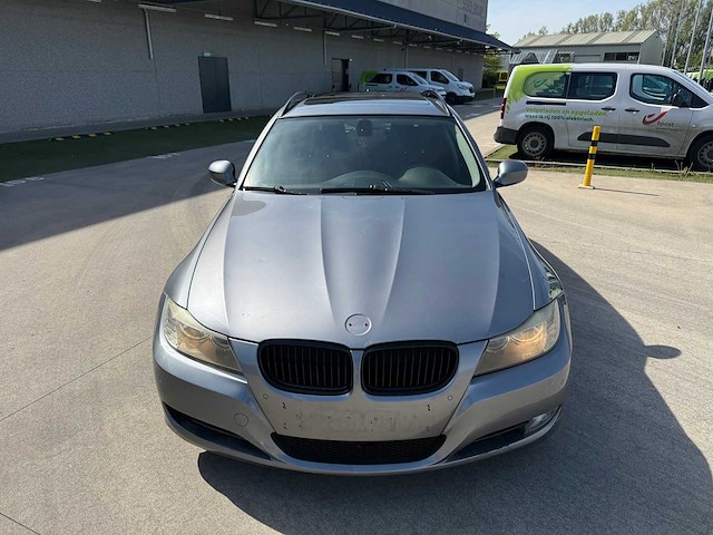 Bmw - 2008 - 318 d - - personenauto - afbeelding 12 van  13