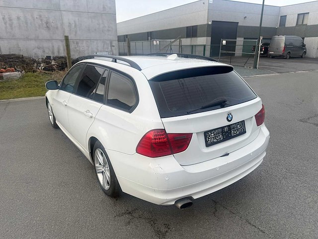 Bmw - 2008 - 318d - personenauto - afbeelding 3 van  27