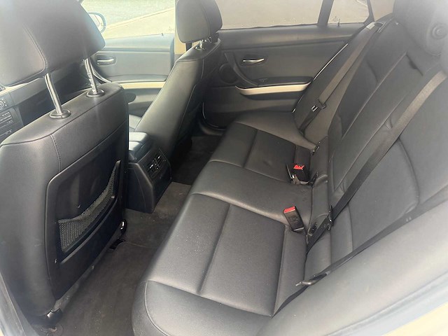 Bmw - 2008 - 318d - personenauto - afbeelding 6 van  27