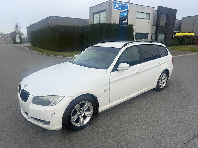 Bmw - 2008 - 318d - personenauto - afbeelding 1 van  27