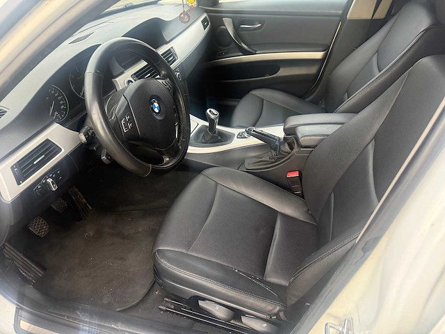 Bmw - 2008 - 318d - personenauto - afbeelding 27 van  27