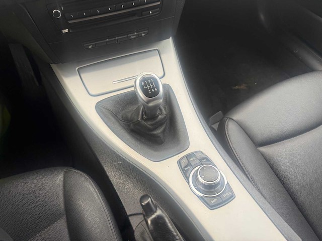 Bmw - 2008 - 318d - personenauto - afbeelding 10 van  27