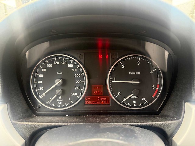Bmw - 2008 - 318d - personenauto - afbeelding 12 van  27