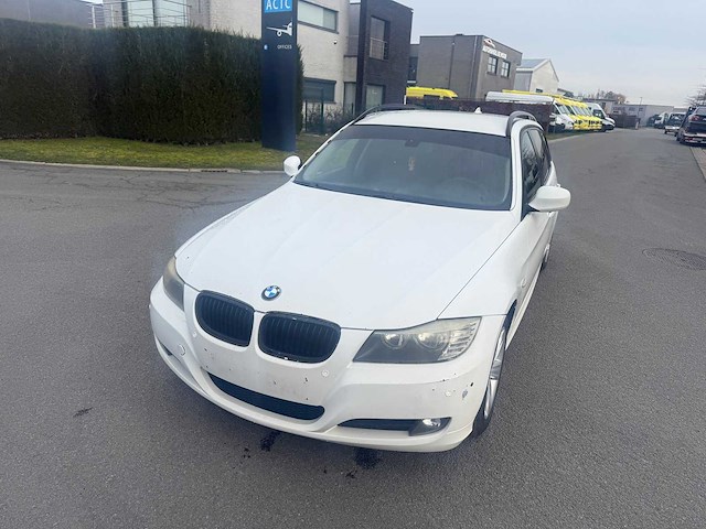 Bmw - 2008 - 318d - personenauto - afbeelding 17 van  27