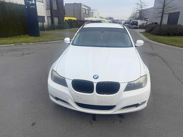 Bmw - 2008 - 318d - personenauto - afbeelding 18 van  27