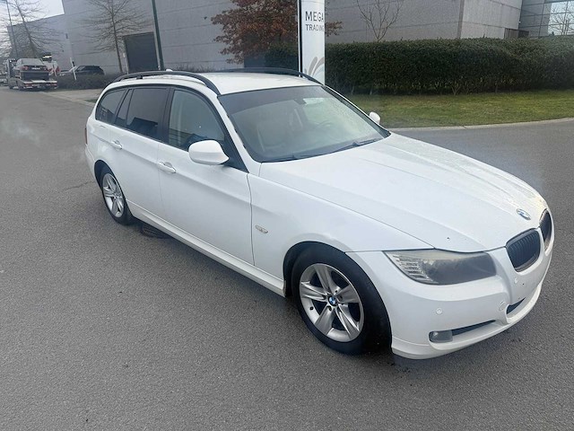 Bmw - 2008 - 318d - personenauto - afbeelding 19 van  27