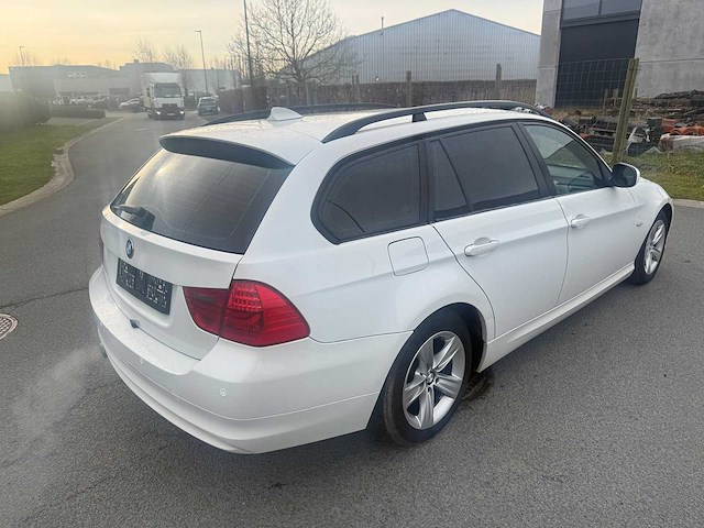 Bmw - 2008 - 318d - personenauto - afbeelding 20 van  27