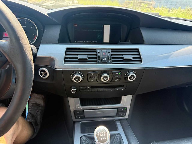 Bmw - 2008 - 520 d - sedan - personenauto - afbeelding 11 van  20