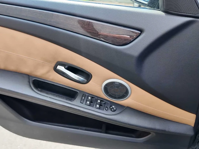 Bmw - 2008 - 520d m-pack - personenauto - afbeelding 21 van  21