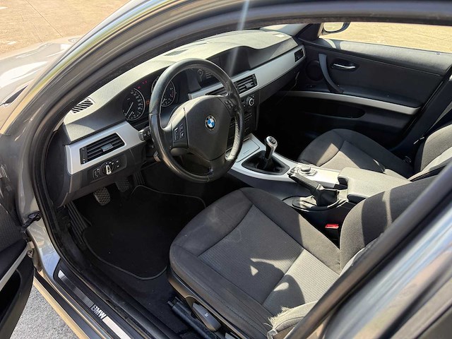 Bmw - 2009 - 318 - sedan - personenauto - afbeelding 6 van  20