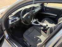 Bmw - 2009 - 318 - sedan - personenauto - afbeelding 6 van  20