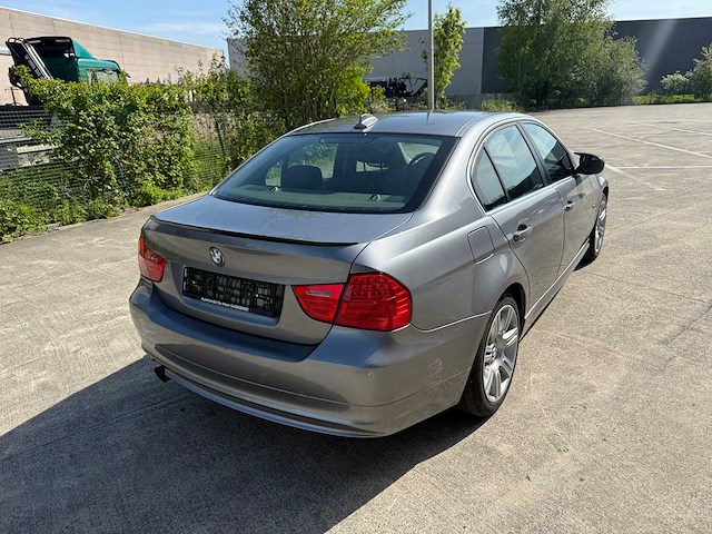 Bmw - 2009 - 318 - sedan - personenauto - afbeelding 2 van  19
