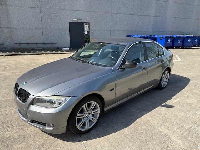 Bmw - 2009 - 318 - sedan - personenauto - afbeelding 1 van  19