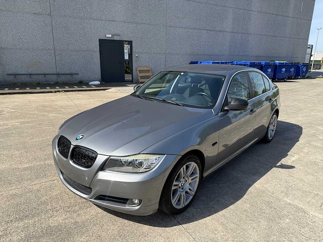 Bmw - 2009 - 318 - sedan - personenauto - afbeelding 13 van  19