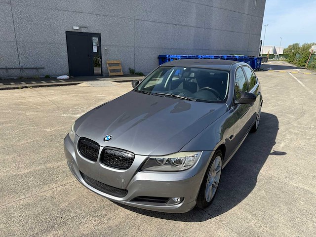 Bmw - 2009 - 318 - sedan - personenauto - afbeelding 14 van  19