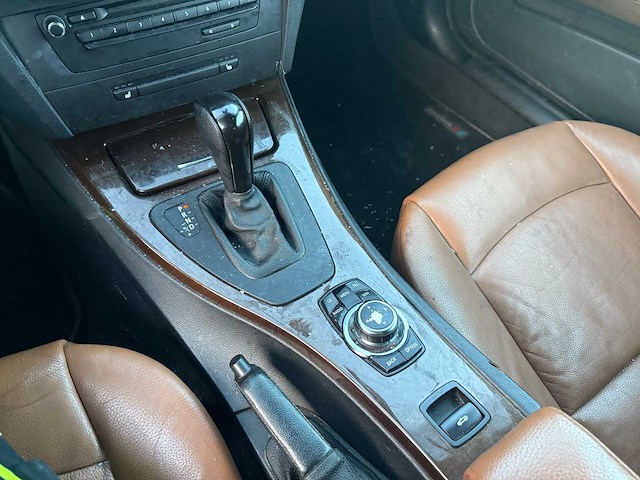 Bmw - 2009 - 320 - cabrio - personenauto - afbeelding 25 van  40