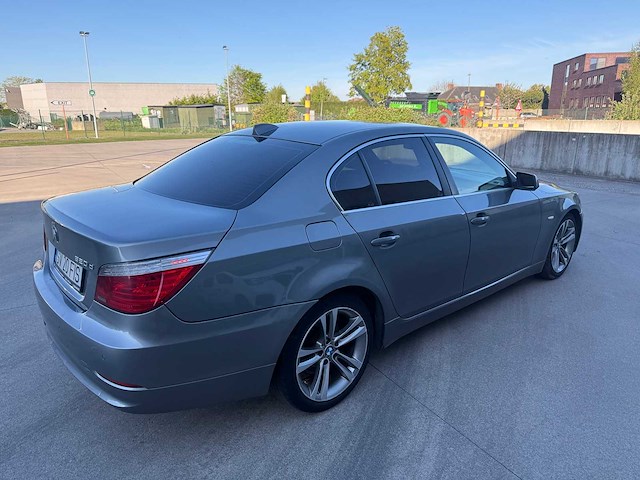 Bmw - 2009 - 520 - sedan - personenauto - afbeelding 2 van  29